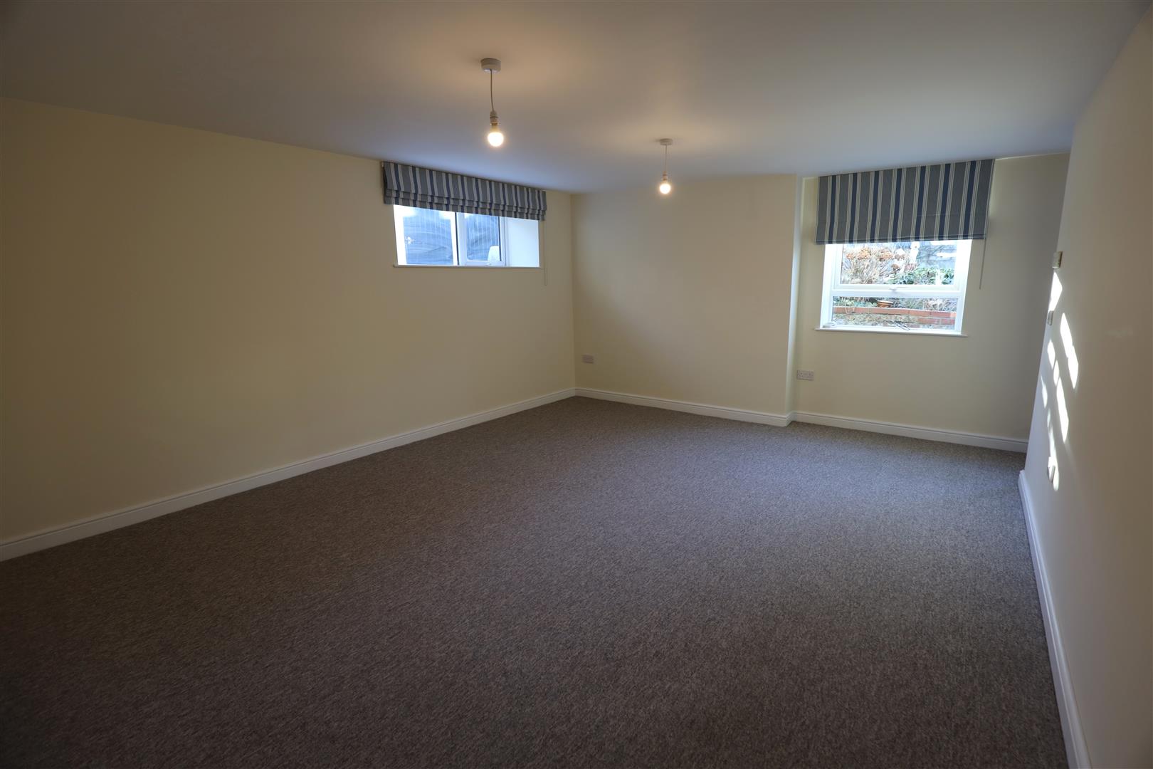 22 Eastgate, Cowbridge, Vale of Glamorgan, CF71 7DG